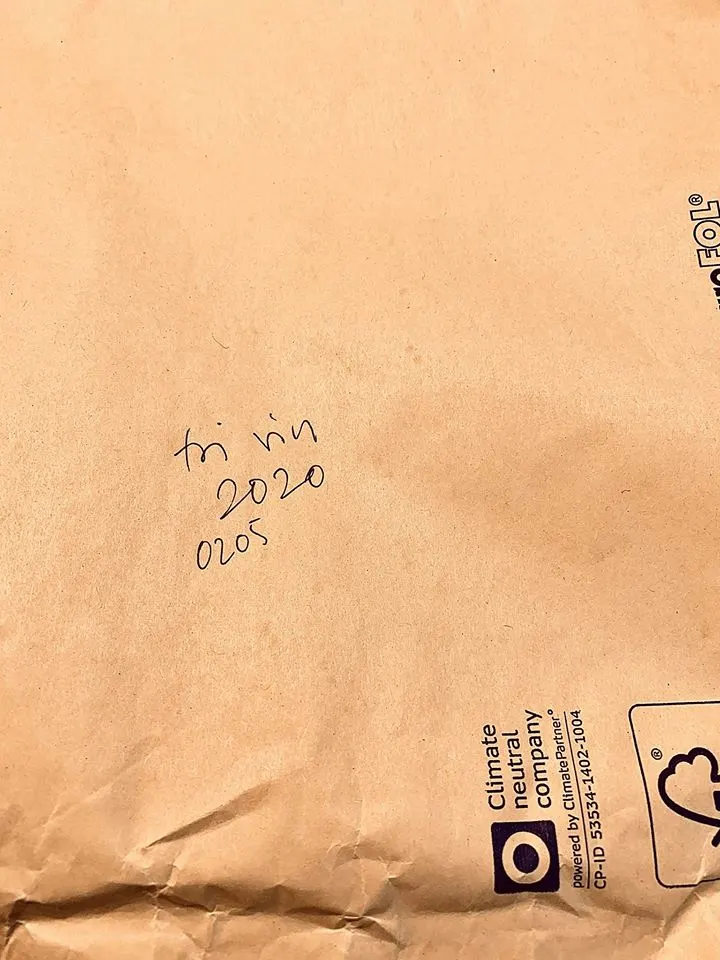 Enveloppe annotée « Fri Vin 2020 »